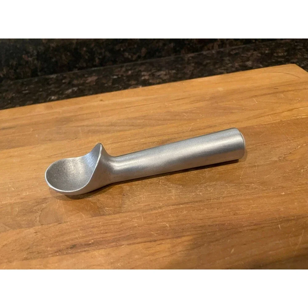 Pampered Chef Ice Cream Scoop Dipper